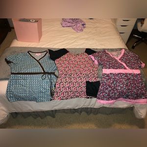 Koi Scrub Tops with Waist Definition 2 Size Medium, 1 Size Small